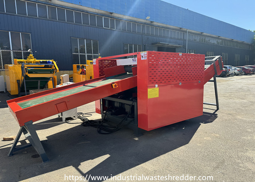 Τελευταίες εταιρικές ειδήσεις για 2400F με 8 κομμάτια περιστρεφόμενες λεπίδες για την Ταϊλάνδη RDF πελάτης, απορρίμματα ρούχα μηχανή θραύσης επόμενο για καύσιμο, πλαστική ταινία θραύσης μηχανή