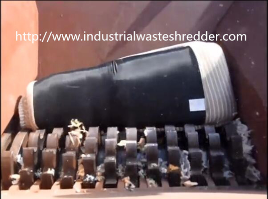 Waste Mattress Shredding Machines 15 - 30rpm Speed 20mm Rotor Blade Thickness