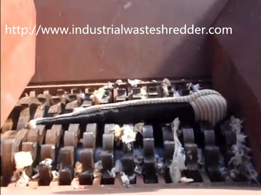 Waste Mattress Shredding Machines 15 - 30rpm Speed 20mm Rotor Blade Thickness